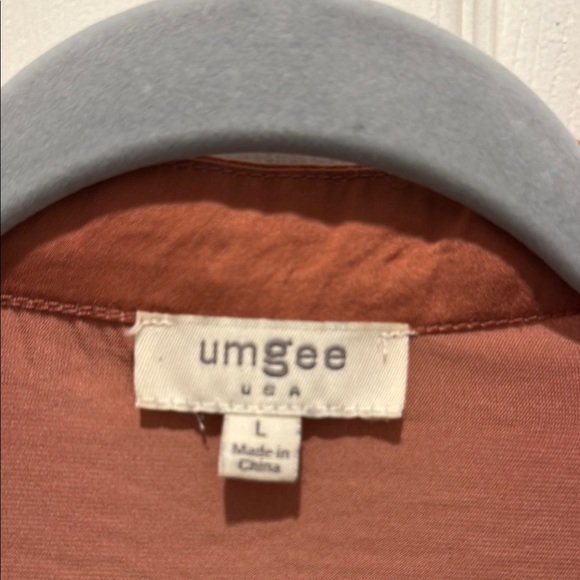 Umgee Brown Blouse with Mandarin Collar and Relaxed Fit - Picture 7 of 9